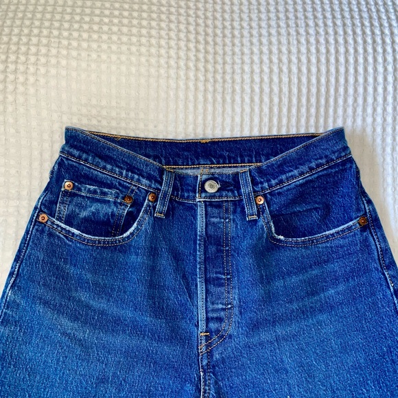 Levi 501 Original Fit Women’s Straight Leg Jeans - Picture 5 of 6